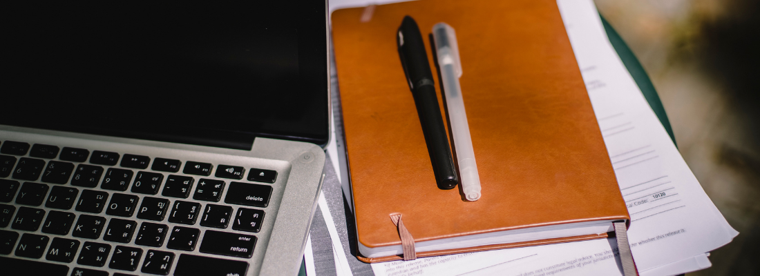 laptop and notepad 