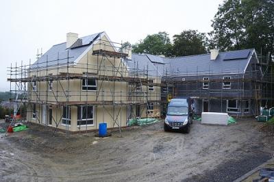 Picture of scaffolding around a house